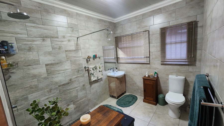 4 Bedroom Property for Sale in Roodewal Free State